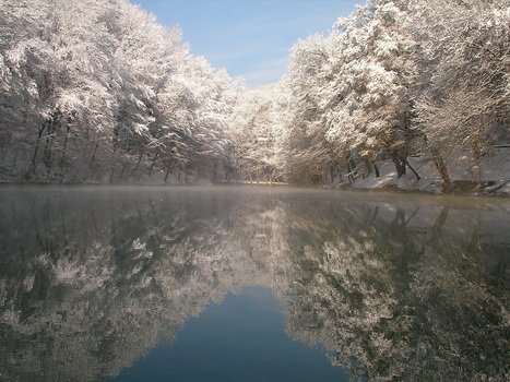 A mesterségesen kialakított Tengerszem-tó, Jósvafőn -  Aggteleki Nemzeti Park
